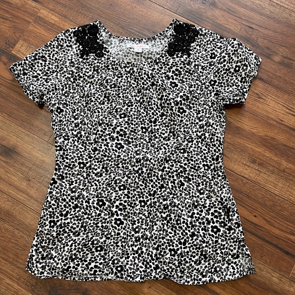 Koi scrub top